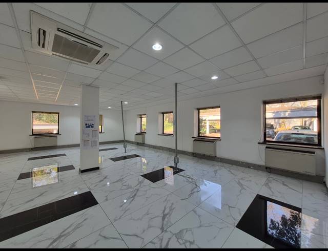 100M² OFFICE TO LET IN HYDE PARK
